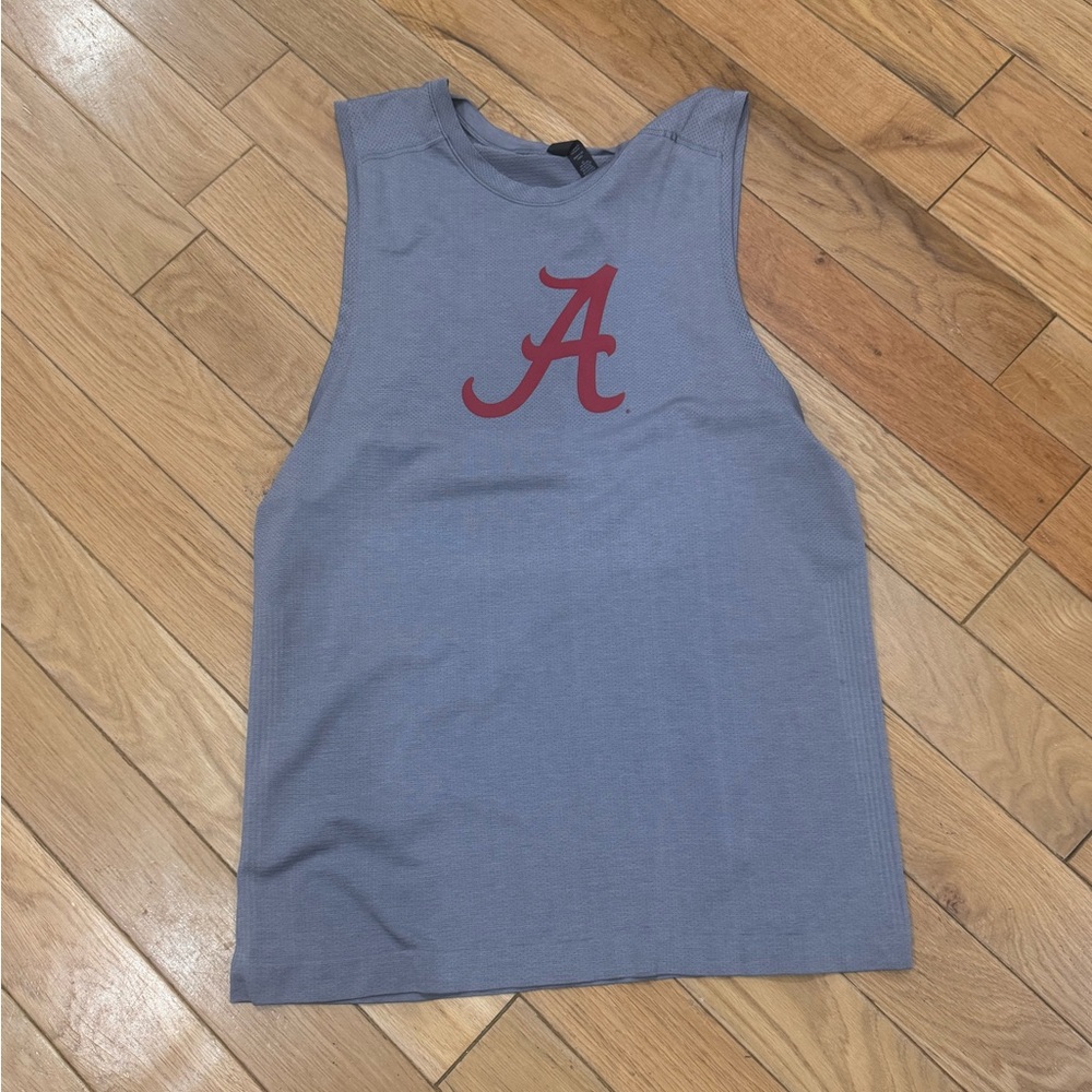 Lululemon Alabama men’s shirt but can be by a female. It is grey size medium